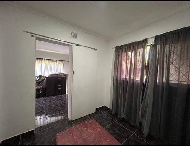 4 BEDROOM HOUSE FOR SALE IN PALM BEACH